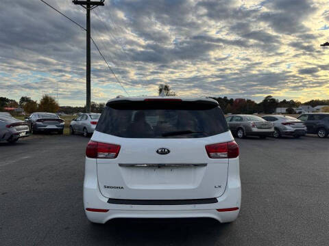 2016 Kia Sedona LX