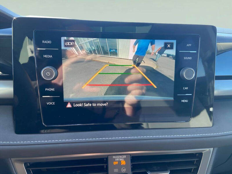 2025 Volkswagen Taos SE Black 4Motion