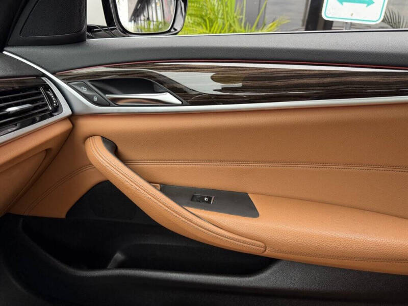 2019 BMW 5 Series 540i