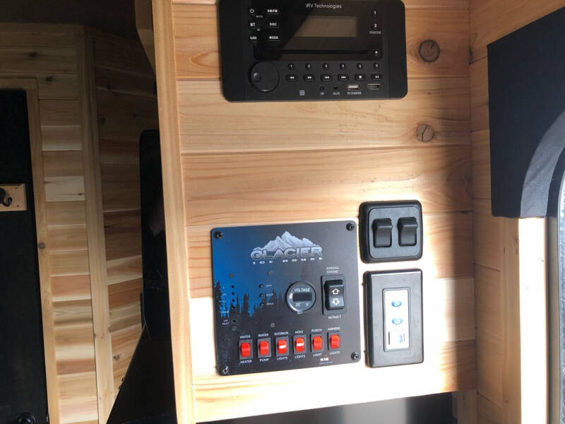 2022 Glacier 17’ RV EXPLORER