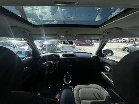 2016 Kia Soul +