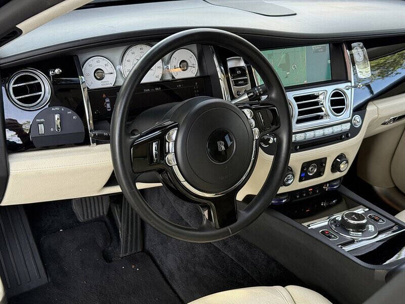 2016 Rolls-Royce Ghost 39