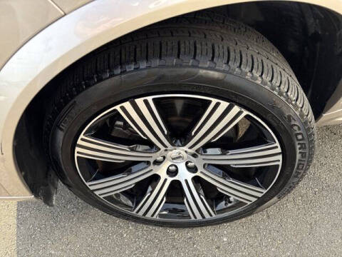 2024 Volvo XC90 Recharge T8 Ultimate Bright Theme 7P