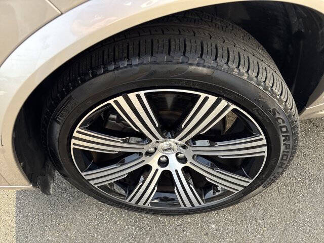 2024 Volvo XC90 Recharge T8 Ultimate Bright Theme 7P