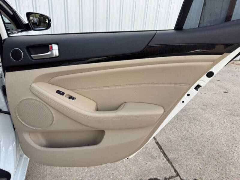 2014 Kia Cadenza Premium