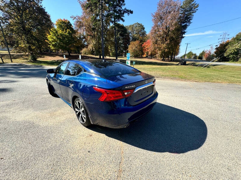 2017 Nissan Maxima SL photo 4