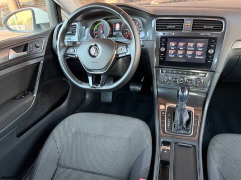 2017 Volkswagen e-Golf SE