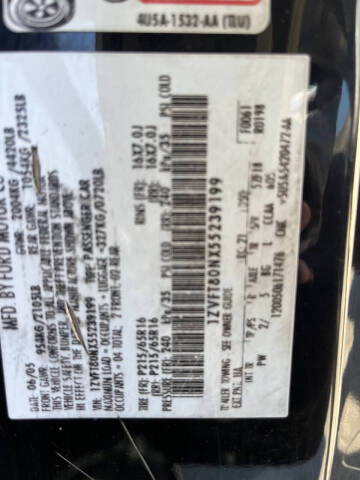 2005 Ford Mustang V6 Deluxe