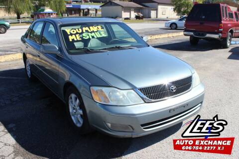 2001 Toyota Avalon for sale at LEE'S USED CARS INC in Ashland KY