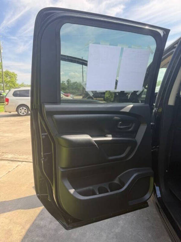 2017 Nissan Titan S