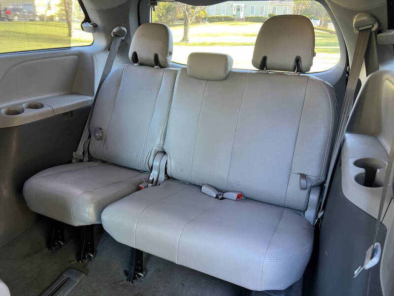 2017 Toyota Sienna LE 7-Passenger