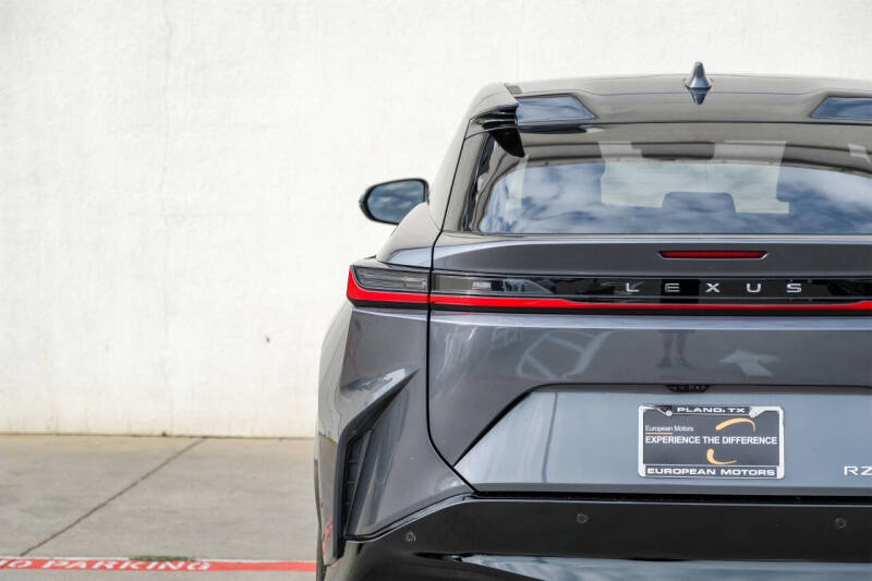 2023 Lexus RZ 450e