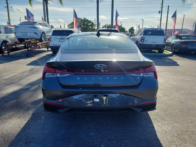 2022 Hyundai Elantra