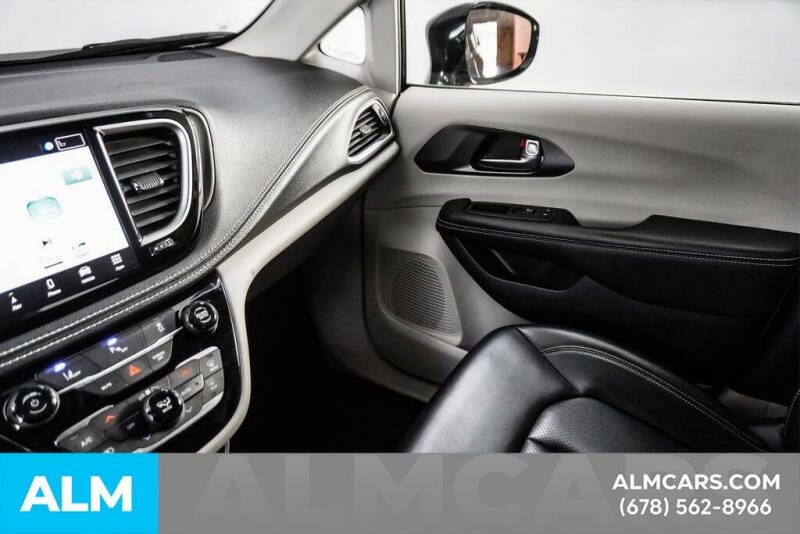 2024 Chrysler Pacifica Plug-In Hybrid Select