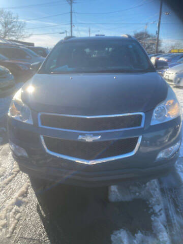 2011 Chevrolet Traverse for sale at Right Choice Automotive in Rochester NY