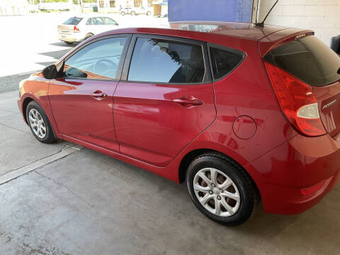 2012 Hyundai Accent GS