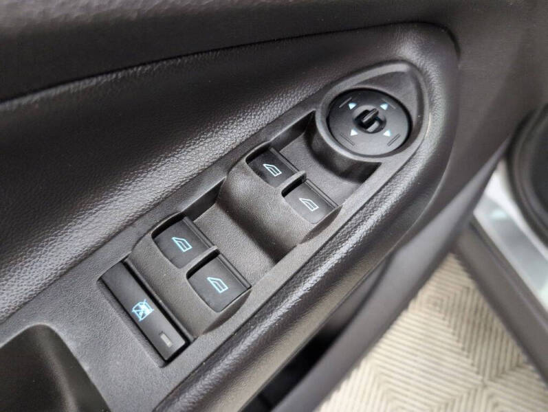 2016 Ford Escape S