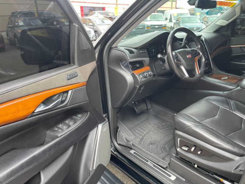 2018 Cadillac Escalade ESV Premium Luxury