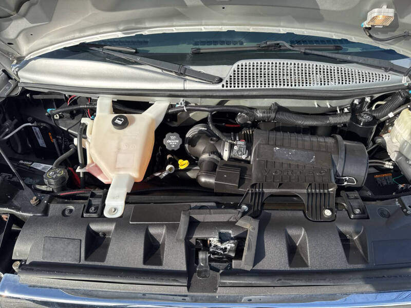 2017 GMC Savana 2500