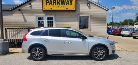 2015 Volvo V60 Cross Country for sale at Parkway Motors in Springfield IL