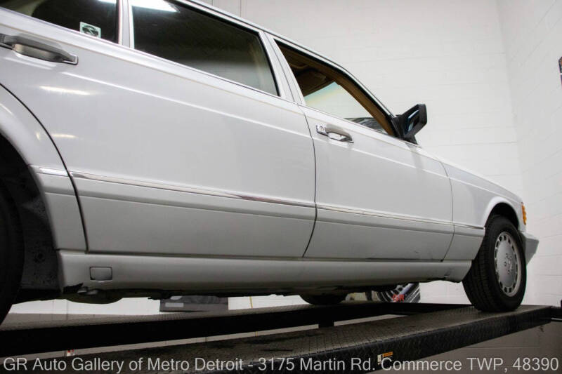 1991 Mercedes-Benz 560-Class 560 SEL