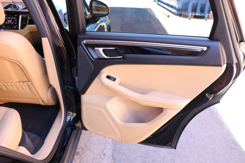 2017 Porsche Macan