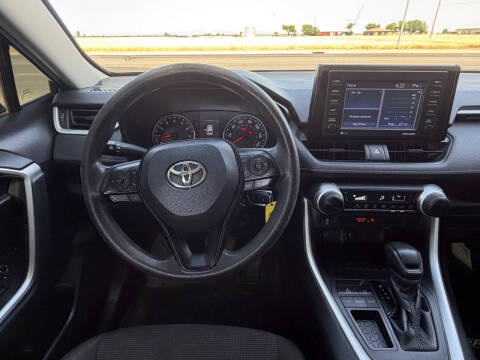 2020 Toyota RAV4 LE