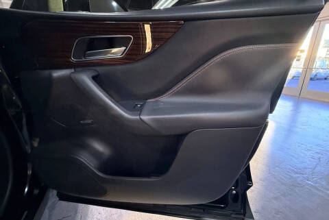 2019 Jaguar F-PACE 30t Prestige