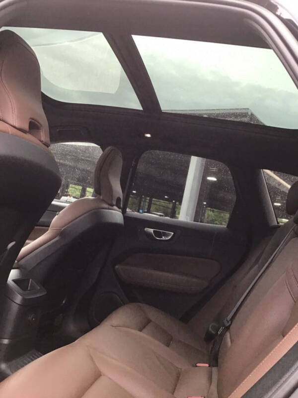 2023 Volvo XC60 Recharge T8 Plus Bright Theme