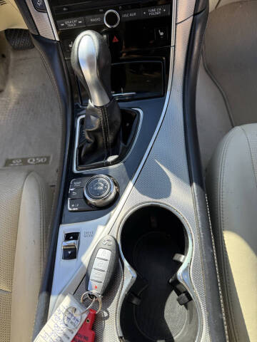 2015 Infiniti Q50 Hybrid Premium