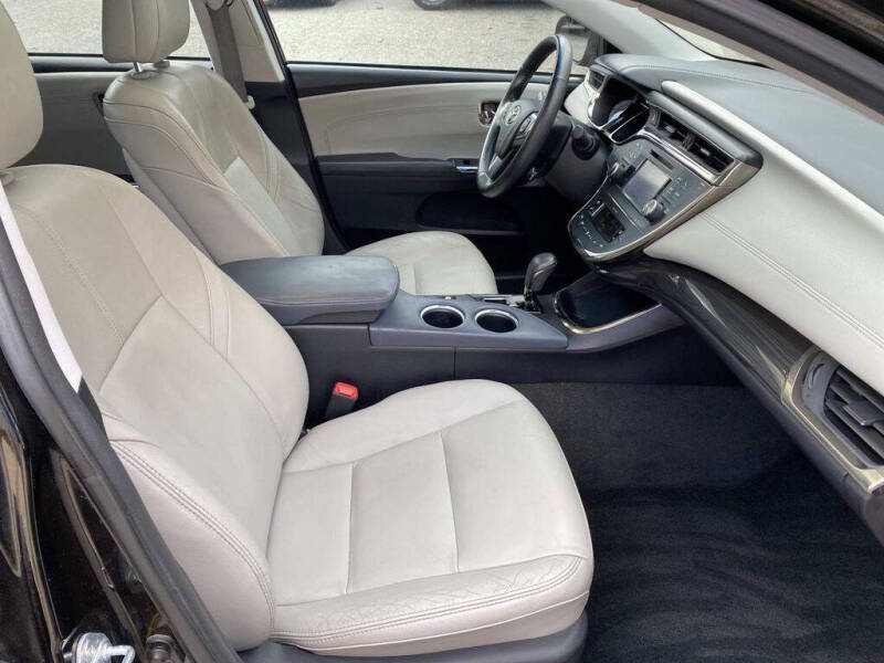 2013 Toyota Avalon Hybrid XLE Premium