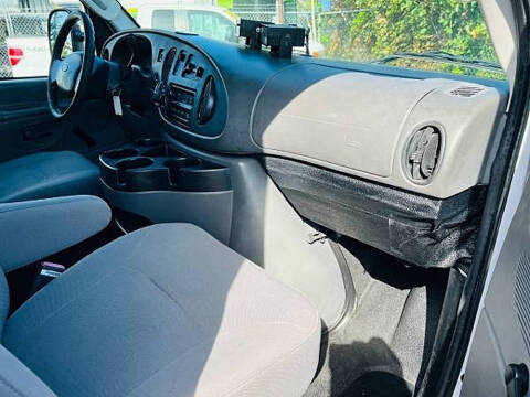 2006 Ford E-Series E-350 SD