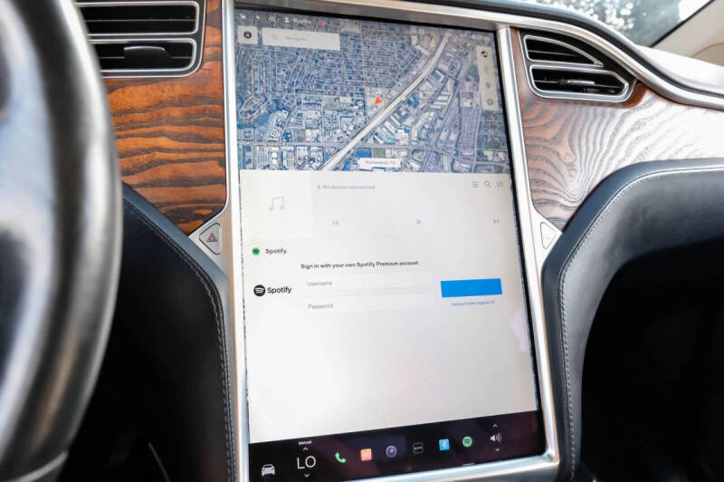 2017 Tesla Model X 75D