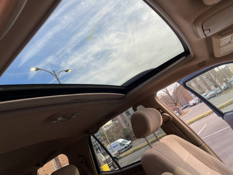 2004 Toyota Sequoia SR5