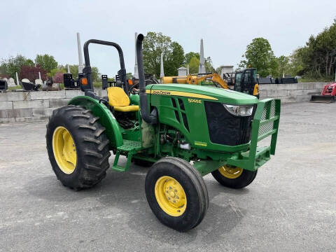 2016 John Deere 5065e