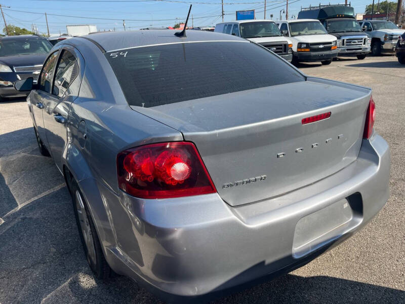 2014 Dodge Avenger null photo 5