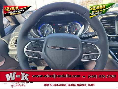 2026 Chrysler Pacifica Select