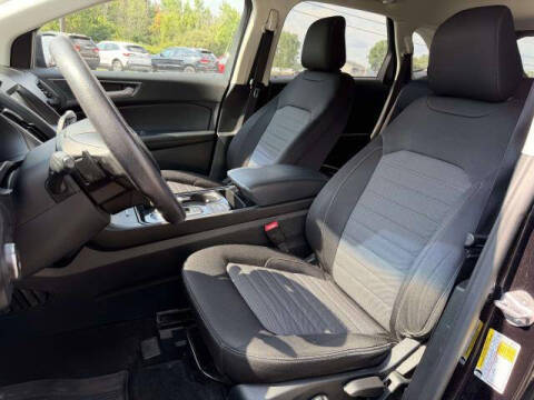 2020 Ford Edge SE