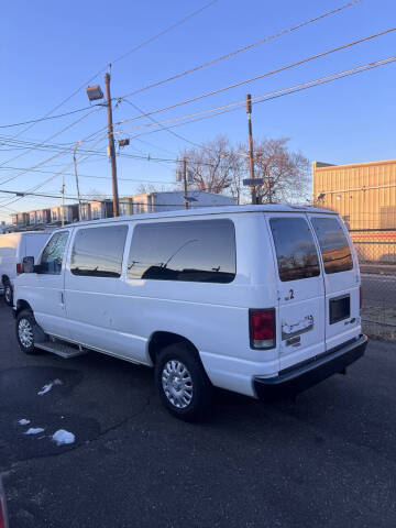 2011 Ford E-Series E-150 XLT