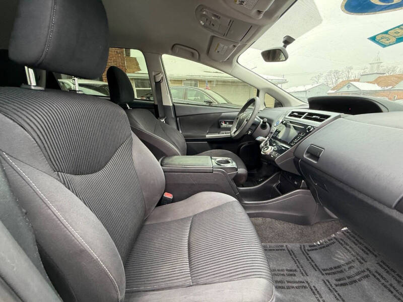 2015 Toyota Prius v Two