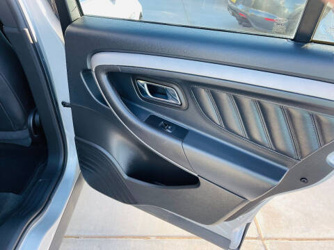 2016 Ford Taurus SEL