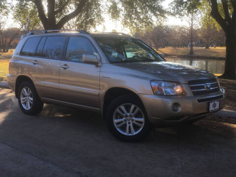 2006 Toyota Highlander for sale at Texas Car Center in Dallas TX