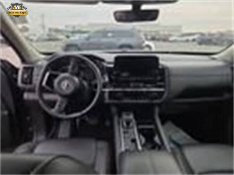 2024 Nissan Pathfinder SL