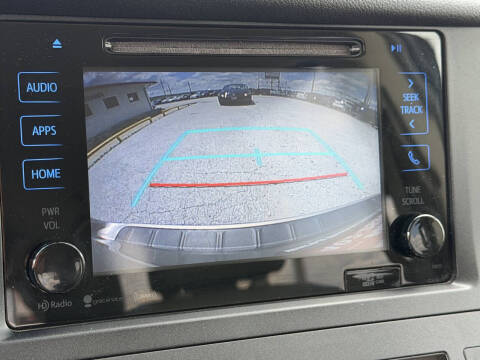 2017 Toyota Sienna XLE 7-Passenger Auto Access Seat