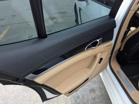 2015 Porsche Panamera 4
