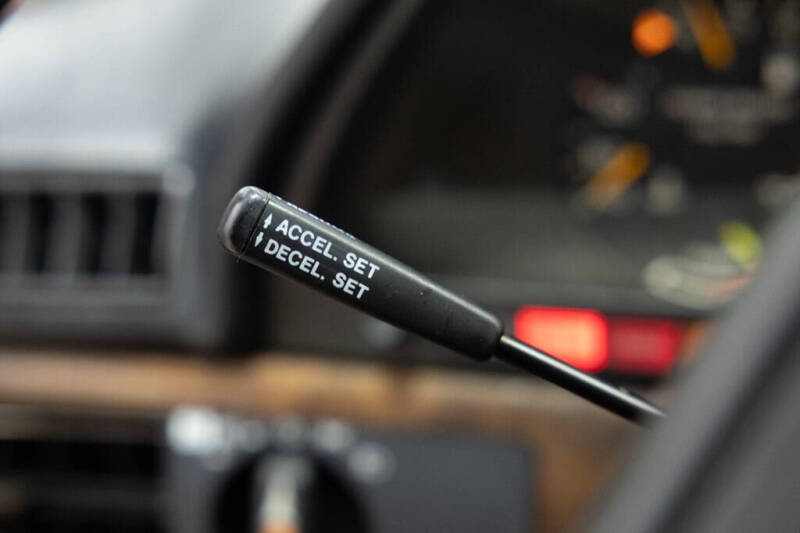 1988 Mercedes-Benz 560-Class 560 SEL