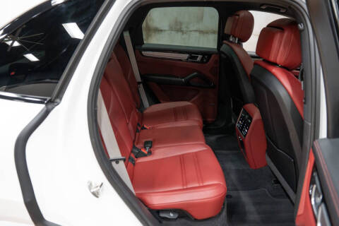 2022 Porsche Cayenne Platinum Edition