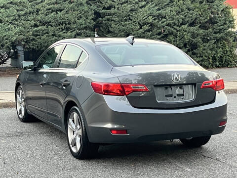 2013 Acura ILX 2.0L w/Tech
