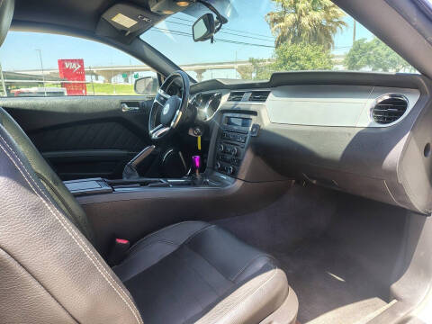 2010 Ford Mustang V6 Premium