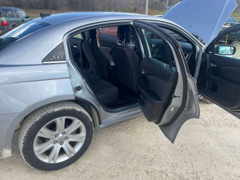 2013 Chrysler 200 LX